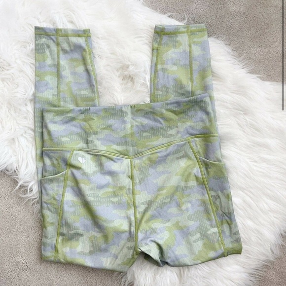 Fabletics camo Motion 365 - Picture 2 of 4